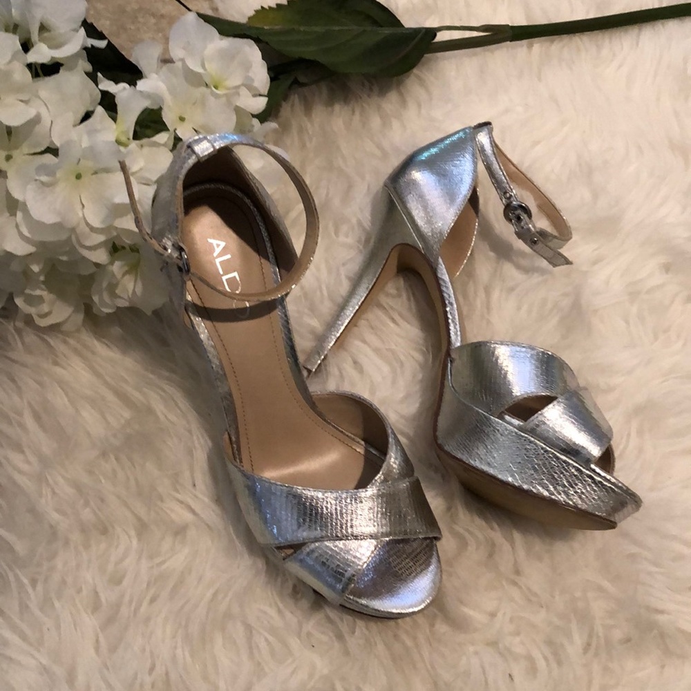 Aldo Silver Shimmery Open Toe Platform Heels 8.5